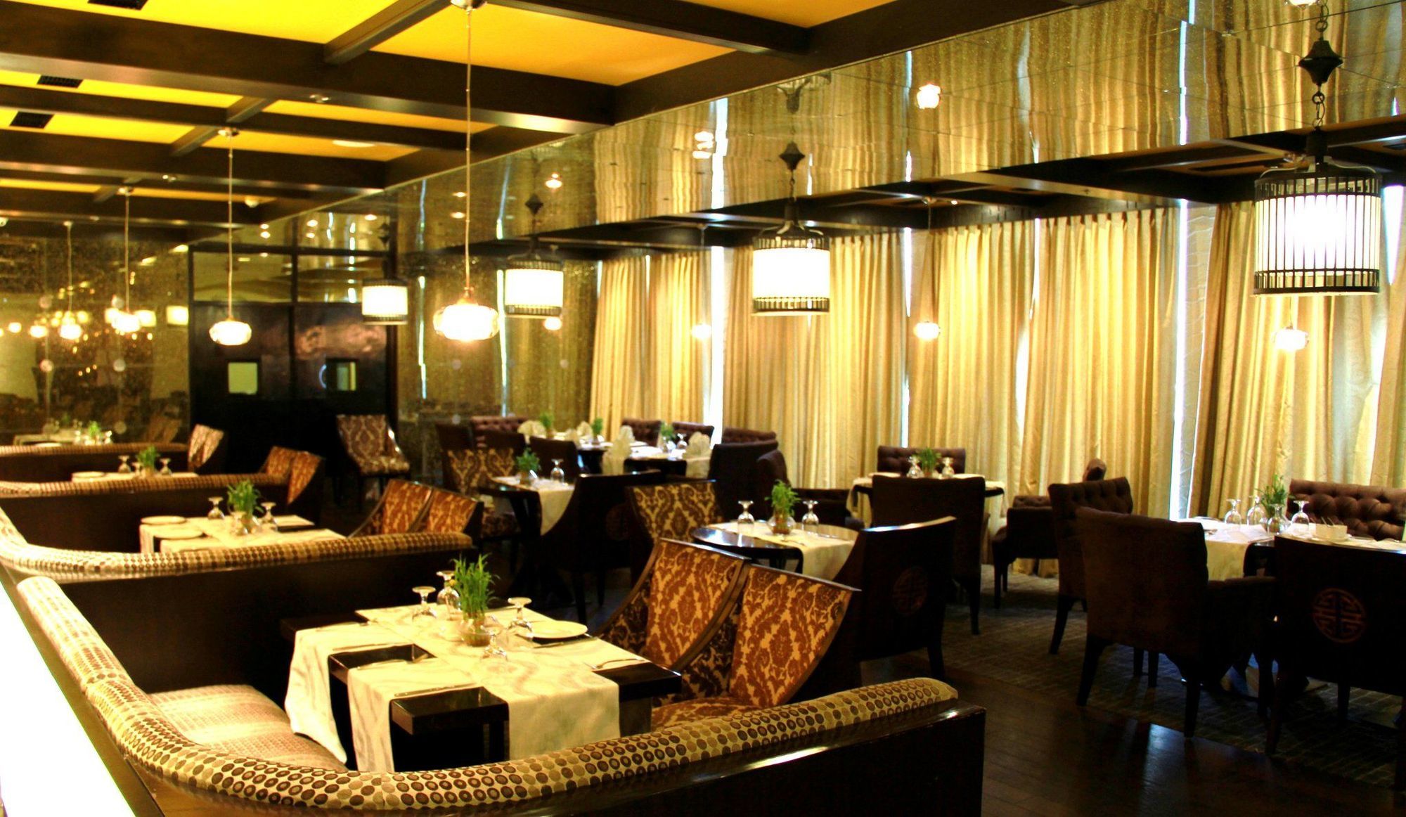 Taj Dal View Srinagar Hotel Restaurant foto